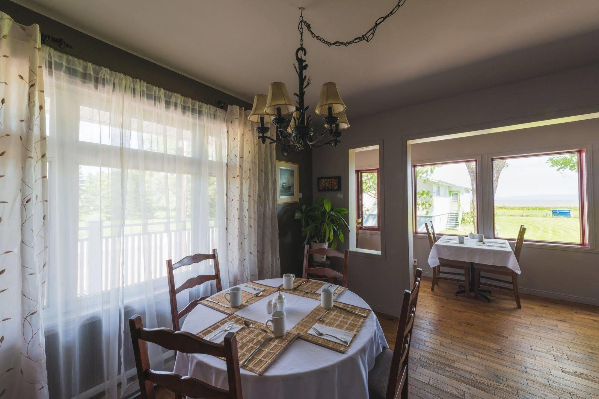 Auberge La Courtepointe Petite-Riviere-Saint-Francois Luaran gambar